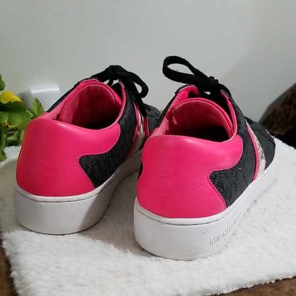 Michael Kors sneakers size 9.5 - Picture 3 of 8